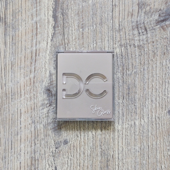 Dominique Cosmetics Skin Gloss - Golden Dew - Picture 3 of 3